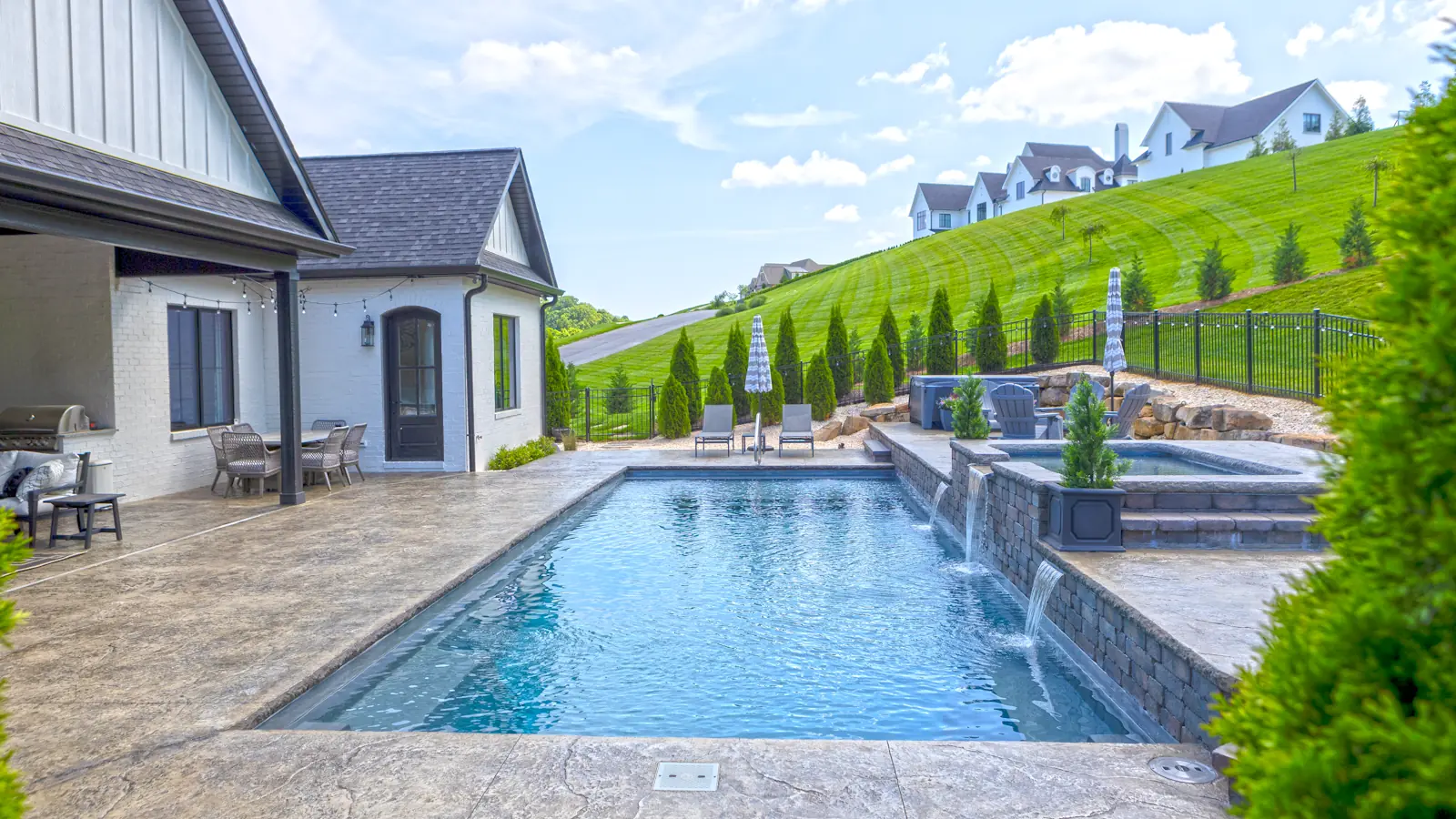 Leisure Pools Dayton: Fiberglass Pool Builders in Miami Valley